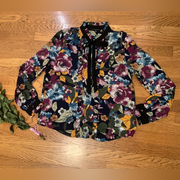 NWOT hate monde floral print tie neck long sleeve blouse size Medium - Picture 8 of 13